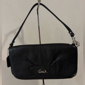 Coach Black Shoulder Bag Converts to Wristlet with Pleated Design Hang Tag EUC